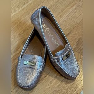 Calvin Klein Women’s Leta Leather Loafers in Gold Size 8